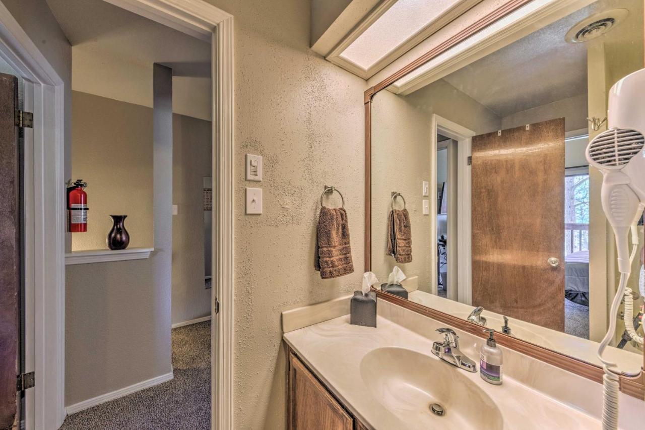 Forested Ruidoso Condo With Deck And Fireplace! Екстериор снимка